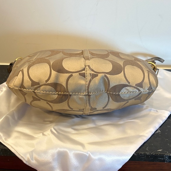 COACH SoHo Signature Hobo - Picture 6 of 8